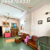 BÁN NHÀ 4 LẦU MẶT TIỀN CHỢ NHỊ THIÊN ĐƯỜNG